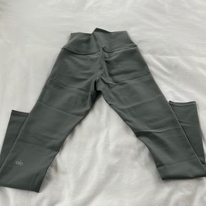 Sage Green Full Length Alo Yoga Airlift leggings - Size Small
